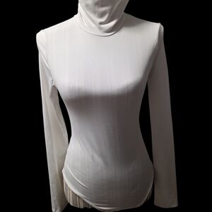 SHEIN Classic White Turtleneck Top